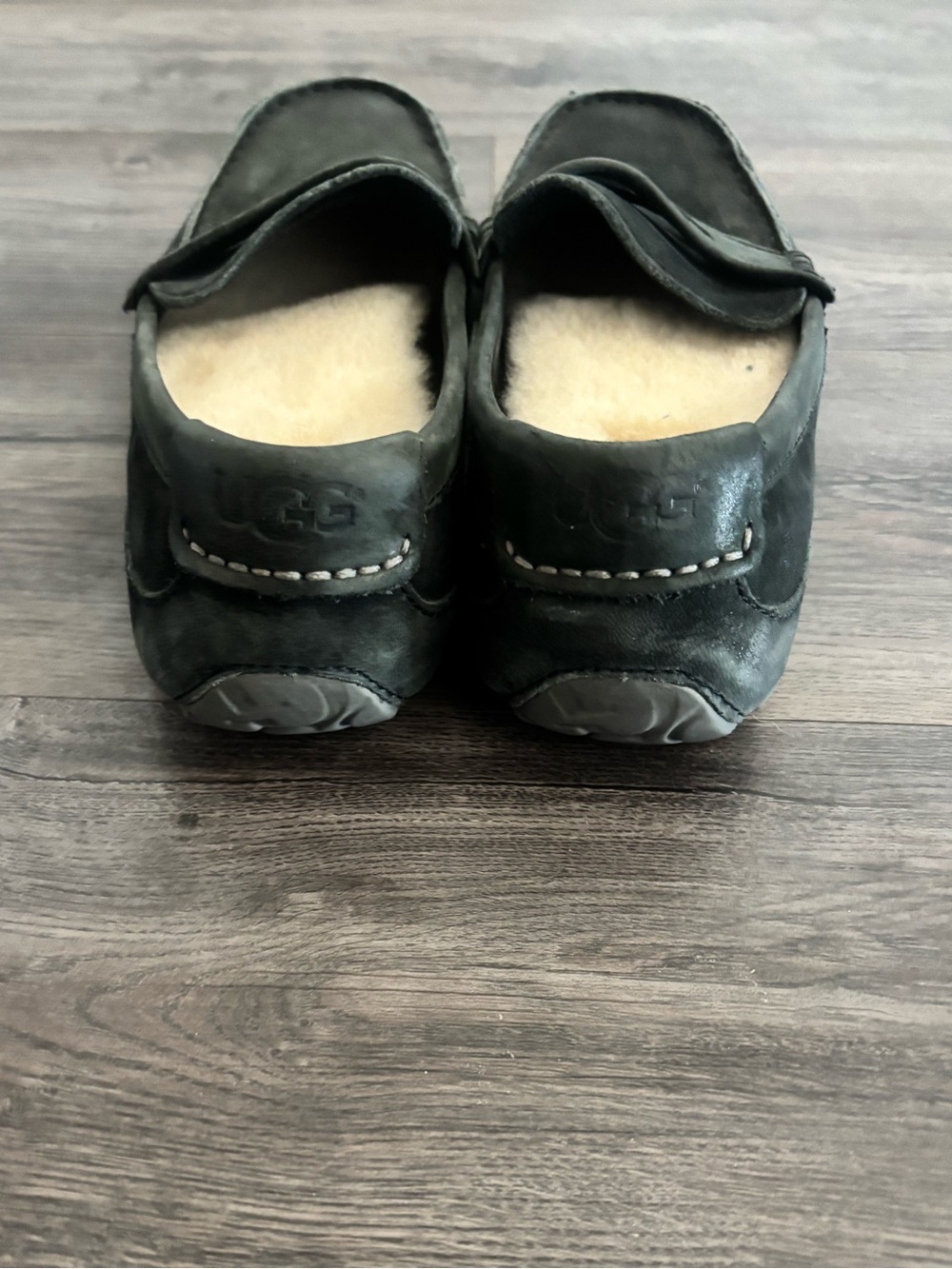 Ugg slippers - Picture 3 of 6